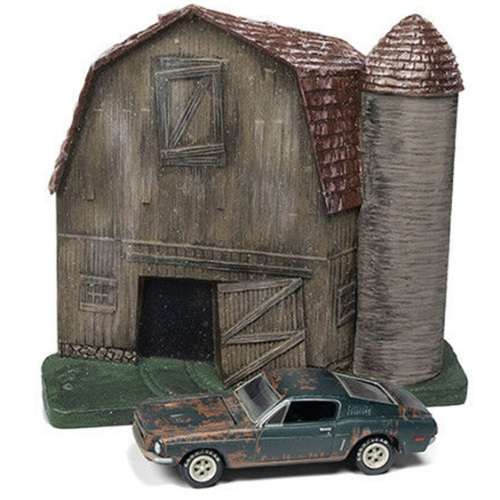 Johnny Lightning Barn Finds Ford Mustang GT Fastback 1968 + Resin barn diorama 1/64 scale