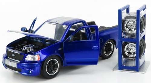 JADA Diecast Model Car 31567 Trucks Ford F 150 F150 SVT Lightning Pickup 1999 + Spare Wheels 1/24 sc