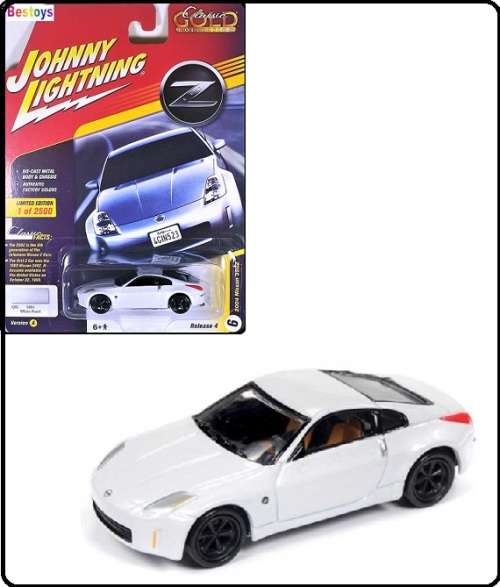 Johnny Lightning Diecast Model Car Classic Gold Nissan 350 Z 350Z 2004 1/64 scale new in pack