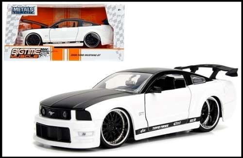 JADA  Diecast Model Car Bigtime Muscle 99973 Ford Mustang GT 2006 1/24 scale new in pack
