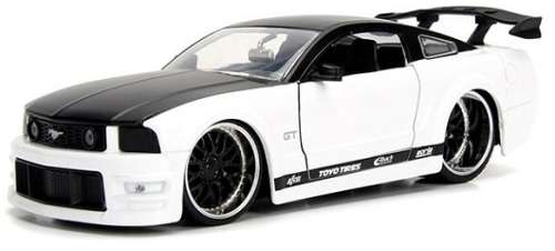JADA  Diecast Model Car Bigtime Muscle 99973 Ford Mustang GT 2006 1/24 scale new in pack