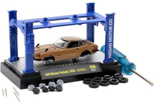 Castline M2 Diecast Model Car Kit Set Nissan Fairlady Z 432 Z432 1970 + Workshop lift + extra wheels
