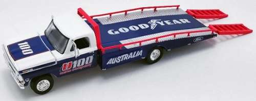 Greenlight Diecast Model Car Allan Moffat Racing Ford Mustang Trans Am 1969 + F 350 Ramp Truck U100