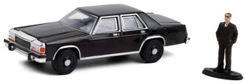 Greenlight Diecast Model Car Hobby Shop Ford LTD Crown Victoria 1987 + Figure Man in suit 1/64 scale