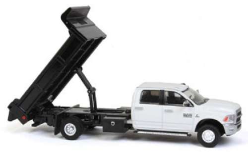 Greenlight Diecast Model Car Dually Dodge RAM 3500 2018 Landscaper Dump Truck 1/64 scale new in pack