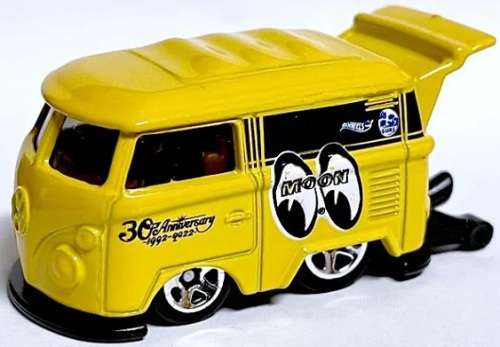 Hot Wheels 2023 49/250 VW Volkswagen Kool Kombi "Mooneyes" Surf`s Up