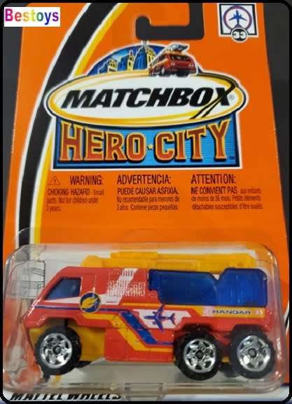 Matchbox Diecast Model Car 2003  33/125 Airport Fire Pumper Fire Truck new in pack
