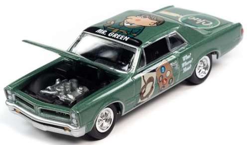 Johnny Lightning Diecast Model Car Pop Culture Pontiac GTO 1965 `Clue` + Game Token 1/64 scale new