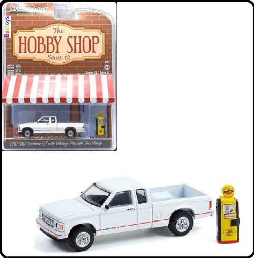 Greenlight Diecast Model Car Hobby Shop GMC Sonora ST Pickup 1991 + Gas Pump Accessory `Pennzoil`