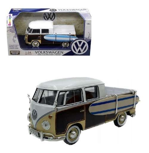 Motormax Motor Max 79560 VW Volkswagen Kombi T 1 T1 Double Cab Pickup + Surfboard
