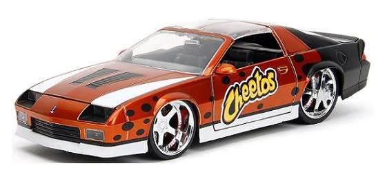 JADA Diecast Model Car 34384 Chevy Chevrolet Camaro Z 28 Z28 1985 and Chester Cheetah figure Cheetos