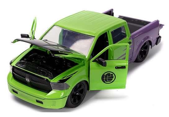 JADA Diecast Model Car 99726 Dodge RAM 1500 Pickup 2014 + Hulk figurine Marvel Avengers 1/24 scale