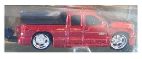 Maisto Elite Transport Chevy Chevrolet Silverado SS Pickup 2004 + Chevy Nova 1970 + trailer 1/64 sca