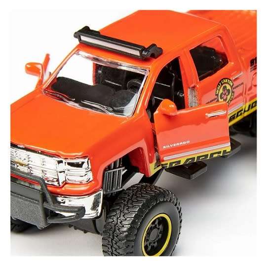 Maisto Diecast Model Car 4x4 Rebels Chevy Chevrolet LTZ Pickup `Search & Rescue` 1/36 scale