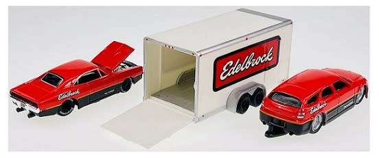 Maisto Diecast Model Car Design Series Hauler Dodge Magnum RT 2006 + Dodge Charger RT 1969 + Trailer