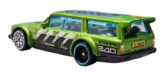 Hotwheels Hot Wheels Diecast Model Car 2023 245/250 Volvo 240 Drift Wagon Slammed 1/64 scale
