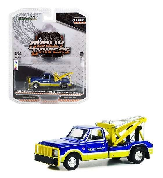 Greenlight Dually Chevy Chevrolet C 30 Wrecker Tow Truck 1967 `Michelin` 1/64 scale