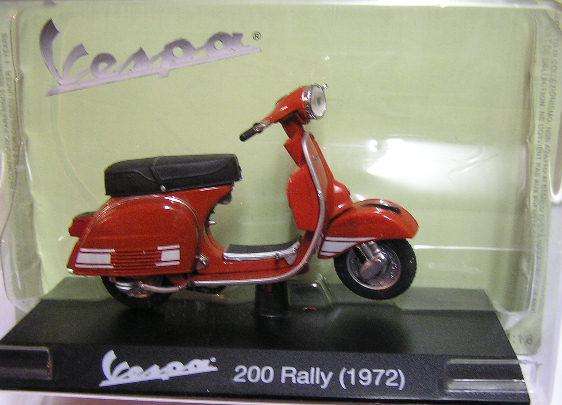 Vespa Scooter Collection 200 Rally 1972 , 1/18 scale , diecast new in blister pack