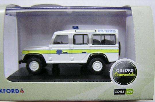 Oxford DEF004 Land Rover Defender 110 "Garda Confidential" , OO 1/76 scale , new in box