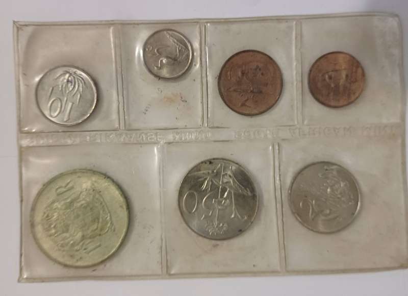 Coin set R1 is 80% silver