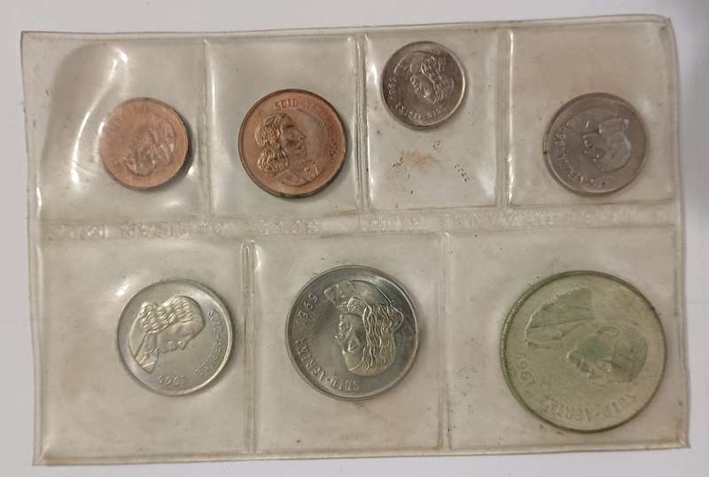 Coin set R1 is 80% silver