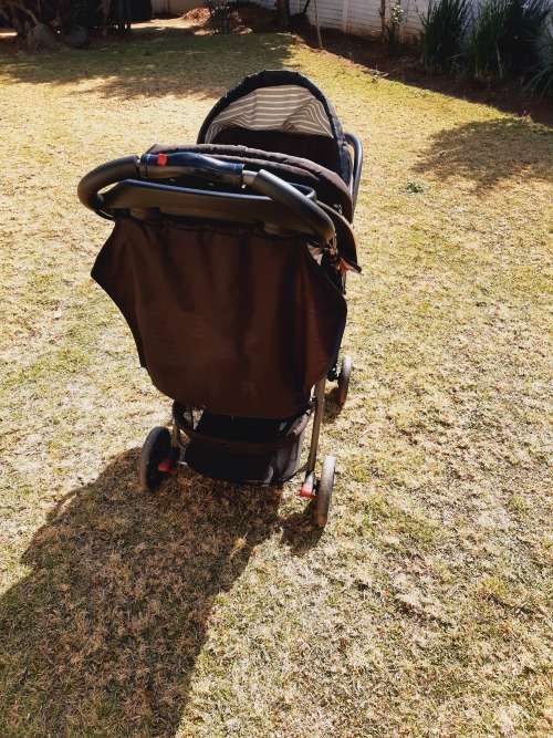 Chelino Cruze pram with car seat