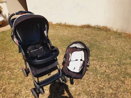 Chelino Cruze pram with car seat