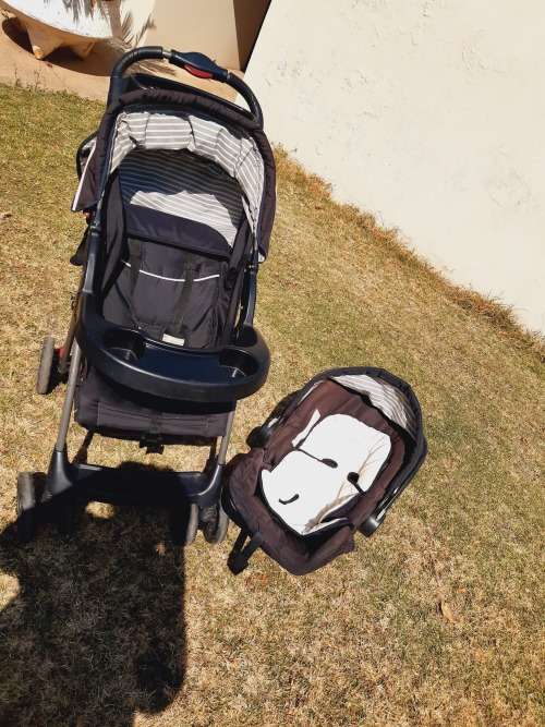 Chelino Cruze pram with car seat