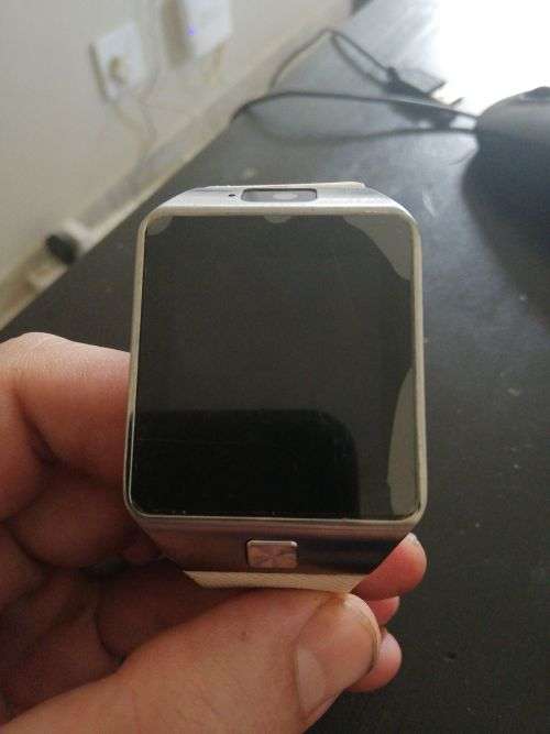 Smart Watch - takes sim card