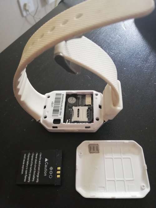 Smart Watch - takes sim card