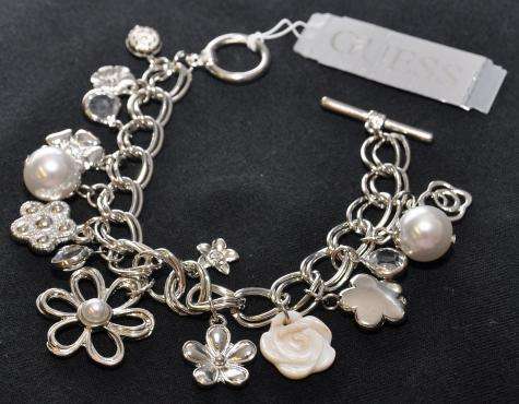 14 CHARM GUESS BRACELET SILVER TONE GEM STONE STAR