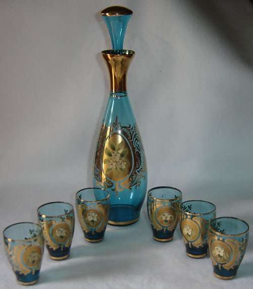 VINTAGE VENETIAN GLASS DECANTER WITH SIX MATCHING GLASSES