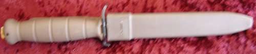 COLLECTABLE AUSTRIAN LOCK ARMY KNIFE IN SLEEVE