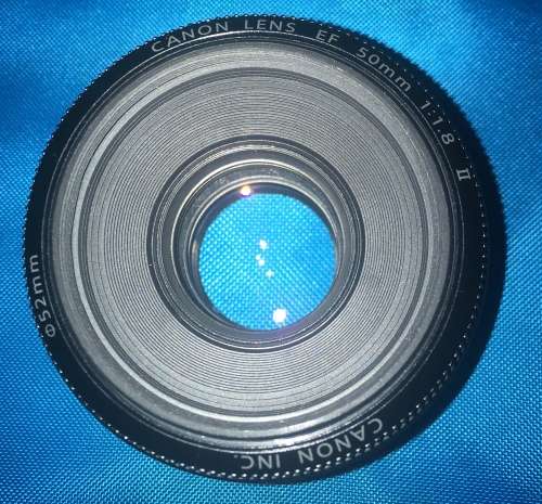 CONON 50MM LENS F/1.8 II IN EXCELLENT CONDITION
