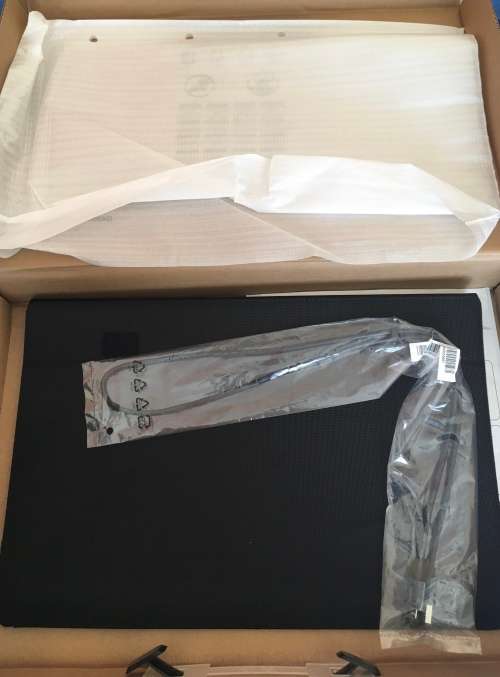 ASUS MB168 USB MONITOR BRAND NEW IN THE BOX - USB TO USB 30