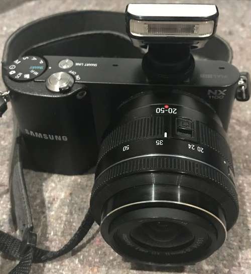 Samsung NX1100 Black Digital Camera w/ 20-50mm II Lens in excellent condition