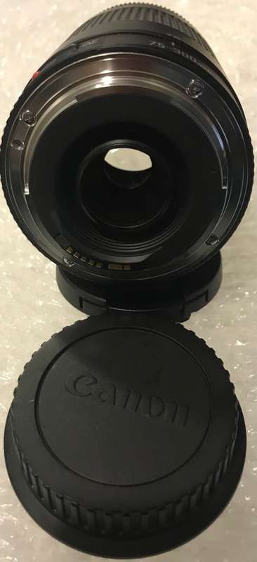 CANON  LENSE 75-300mm 4-5.6 III USM IN GOOD WORKING CONDITION