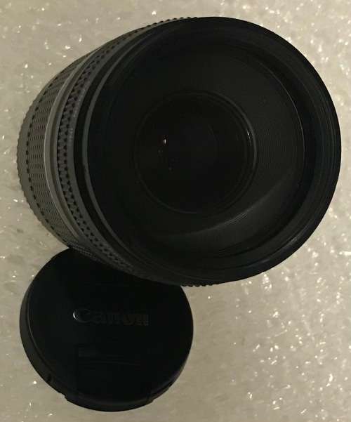 CANON  LENSE 75-300mm 4-5.6 III USM IN GOOD WORKING CONDITION