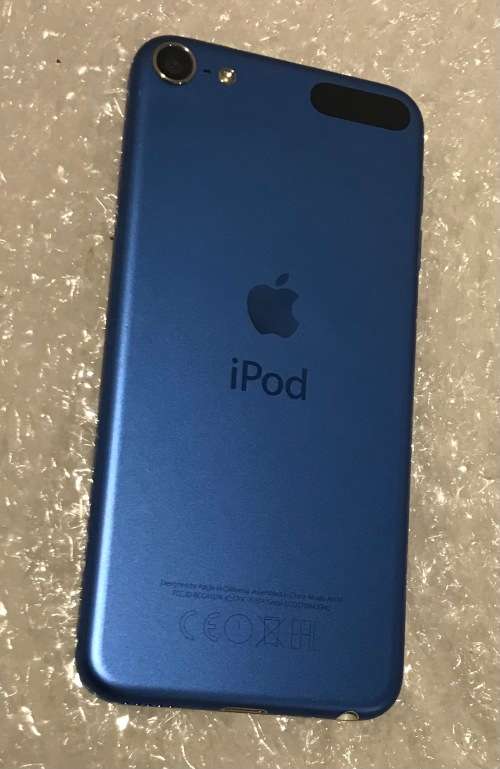 APPLE IPOD A1574 64GB BLUE IN GOOD WORKING CONDITION -