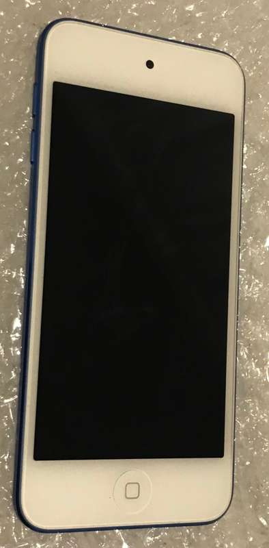 APPLE IPOD A1574 64GB BLUE IN GOOD WORKING CONDITION -
