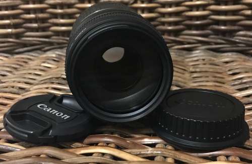 Canon Lens 75-300mm III IN Good workINg Condition - OFF