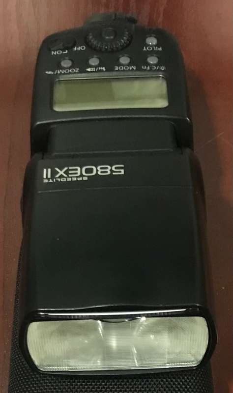 Canon SPeedlight 580EX II Flash - In excellent workIng OFF