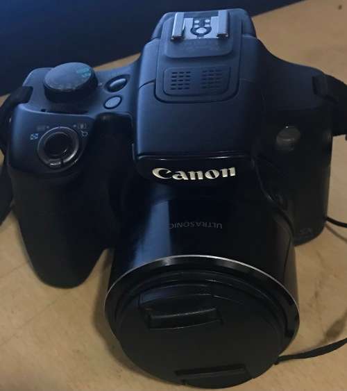 CANON SX60 HS CAMERA IN GOOD WORKING CONDITION