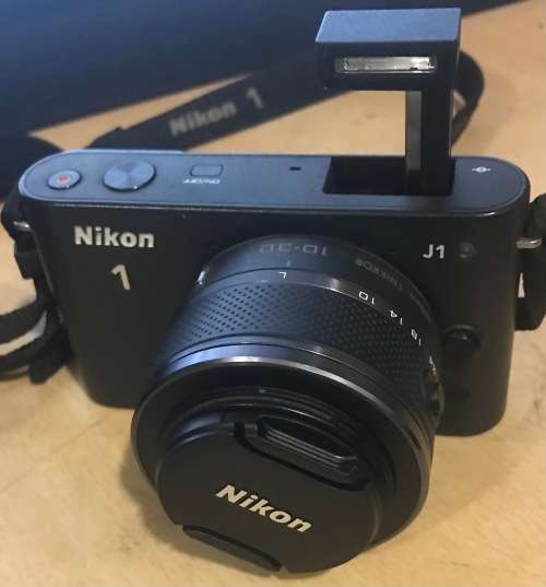 Nikon 1 J1 Mirrorless Digital Camera with 10-30mm & 30-110 Lenses Excellent Condition