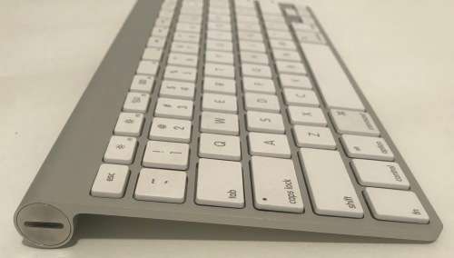 Apple wireless Keyboard and Mouse set A1314-A1296 In Excellent Working Condition 10%