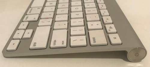 Apple wireless Keyboard and Mouse set A1314-A1296 In Excellent Working Condition 10%