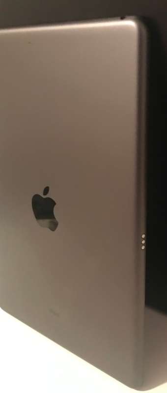 Apple ipad A2197(7th Generation) 32gb wifi only-Space Gray In Good Working Condition