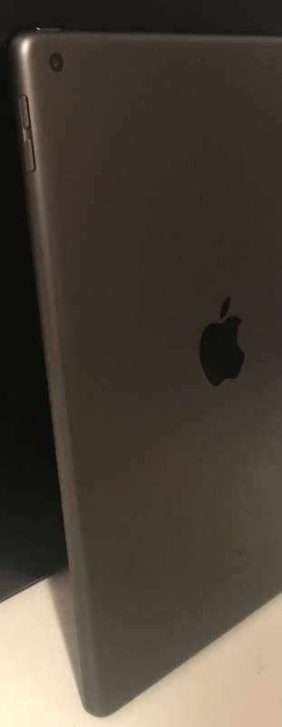 Apple ipad A2197(7th Generation) 32gb wifi only-Space Gray In Good Working Condition