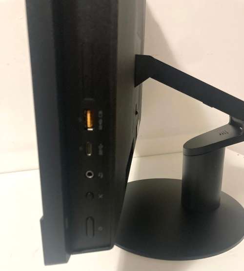 **BARGAIN BUY** LENOVO 21.5` ALL IN ONE PC 8th GEN HEX CORE i5, 8GB RAM, 240SSD+500GB-GRAB IT@R3999!