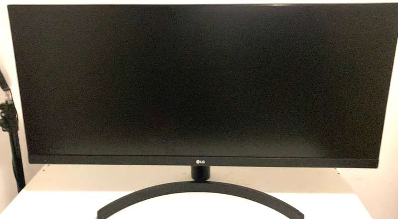 LG 29`` 21:9 UltraWide Full HD IPS LED Monitor Excellent Condition